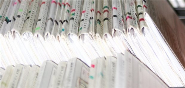 Online-Befragung: Der Weg zur eigenen Patientenakte ist oft steinig Mal eben die eigene Krankenakte besorgen – das kann einer Umfrage zu Folge sehr aufwändig sein.