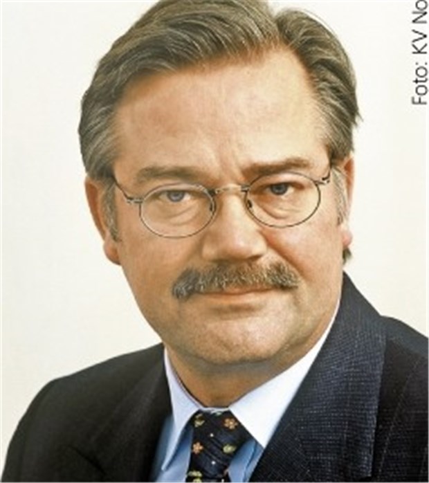 Wenn KV-Mitarbeiter den Praxisalltag schnuppern "Man merkt, wie groß die Belastung durch Vorgaben und Anfreagen von Kassen und KV ist."
Bernhard Brautmeier KVNo-Hauptgeschäftsführer