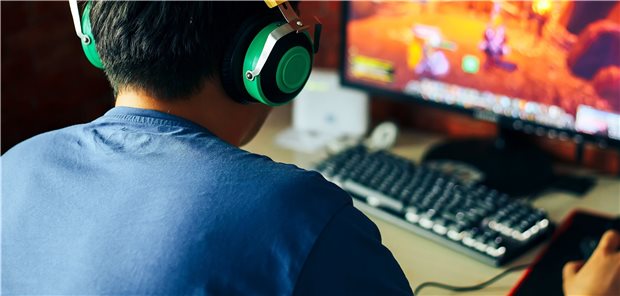 Onlinesucht: Manche Computerspielsüchtige verbringen im Schnitt acht bis zehn Stunden täglich am Bildschirm.