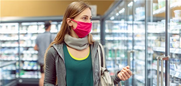 Mehrheit der Bundesbürger gegen Abschaffung der Maskenpflicht Manche Landesregierungen überlegen, die Maskenpflicht im Handel abzuschaffen. Die Mehrheit der Befragten bei einer Umfrage findet die verpflichtende Mund-Nasen-Bedeckung dagegen gut.