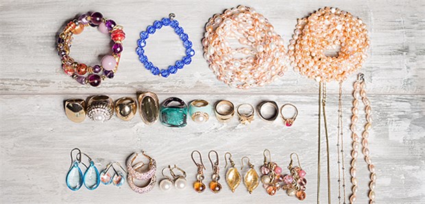 Zu viel Blei in Modeschmuck Mancher Schmuck enthält zu viel Schmermetall.