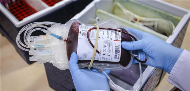 Schönes Wetter und demografischer Wandel sorgen für Blutspende-Engpass Mangelware Blutspende: Vor allem im Sommer gehen immer weniger Menschen Blut spenden.
