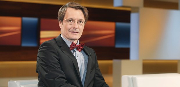 Lauterbach will Regress abschaffen Mann mit Fliege: SPD-Politiker Karl Lauterbach hat die Regresse ins Visier genommen.