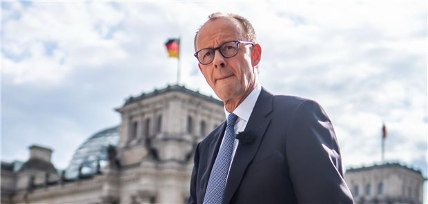 Bundeskanzler Merz spricht der PKV das Vertrauen aus Mann mit Plan? Kanzler Friedrich Merz (CDU) kommt zum ARD-Sommerinterview. Dabei ging es auch um GKV und Pflege.