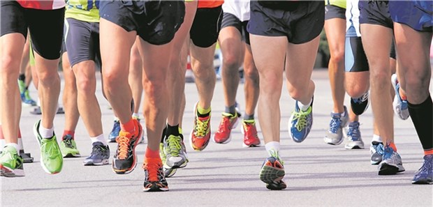 Marathonläufer haben überraschend gesunde Gelenke Marathon: Nach einer US-Studie scheinen lange Laufstrecken vor Arthrose zu schützen.