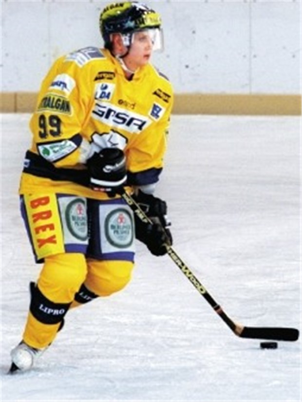 Wenn MS das Ende der Karriere bedeutet Maren Valenti vor elf Jahren beim Eishockey-Training.