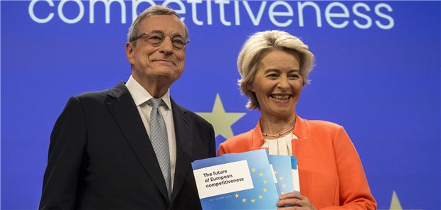 Pharma Deutschland zu Draghi-Bericht: EU-Kommission muss nun Tempo machen! Mario Draghi, ehemaliger ehemaliger Präsident der Europäischen Zentralbank, und Ursula von der Leyen, Präsidentin der EU-Kommission, geben eine Pressekonferenz zu Draghis Bericht über Europas Wettbewerbsfähigkeit. Im Konkurrenzkampf mit Firmen aus Nordamerika und Asien muss die europäische Wirtschaft nach Ansicht von Draghi deutlich innovativer werden. Europa stecke in einer statischen Industriestruktur fest, schreibt der 77-Jährige in dem von der EU-Kommission in Auftrag gegebenen Bericht.