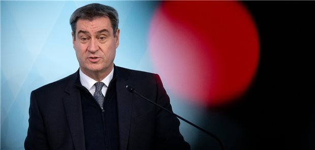 Söders Krankenhaus-Schutzschirm nie umgesetzt? Markus Söder (CSU), Ministerpräsident von Bayern, hier nach einer Kabinettssitzung, hatte 2018 verkündet, dass über kleine Krankenhäuser auf dem Land ein Schutzschirm gespannt werde.