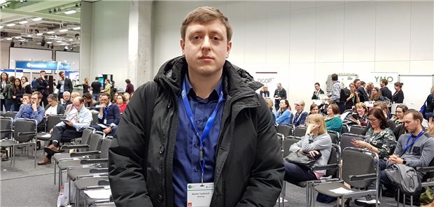 Wie Spahn die „ePA-Hacker“ vor den Kopf gestoßen hat Martin Tschirsich beim Deutschen Krebskongress: „Der Start der ePA 2021 ist realistisch (...), aber die Sicherheitsmängel liegen tiefer.“