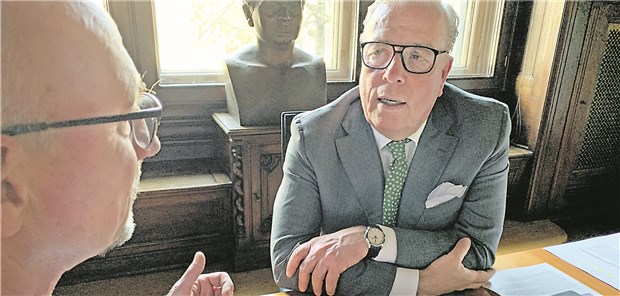 „Raus aus dem Sektoren-Denken!“ Maß aller Dinge ist integratives Handeln: Dr. Klaus Reinhardt (re.) im Gespräch mit Wolfgang van den Bergh. Hartmannbund
