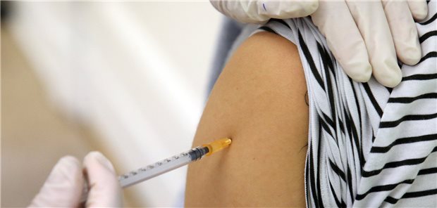 Maximal 15 Euro für die Corona-Impfung. ABDA-Vorstandsmitglied Anke Rüdinger nennt den Schiedsspruch „unbefriedigend“.