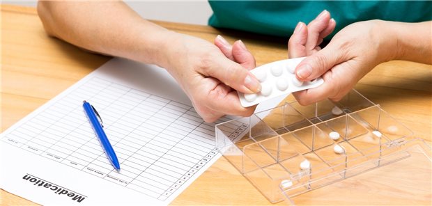 Medikamentenplan: Für Patienten mit chronischen Leiden haben Organisationen Empfehlungen ausgearbeitet.