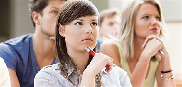 Steuervorteil auch für Erstausbildung? Medizin-Studenten sollten früh darüber nachdenken, ob sie etwa Kosten für Studiengebühren von der Steuer absetzen können.