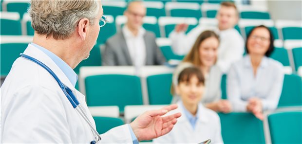Medizinische Lehre soll nicht mehr nur im Hörsaal oder am Krankenbett, sondern vermehrt auch mit digitaler Unterstützung stattfinden.