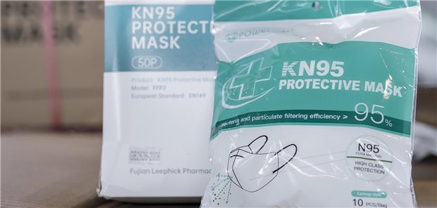 Erst knapp jede dritte Schutzmaske in Deutschland eingetroffen Medizinische Schutzmasken im NRW-Landeslager. Die Regierung hat die Länder und KVen bislang mit etwa 400 Millionen Masken versorgt.