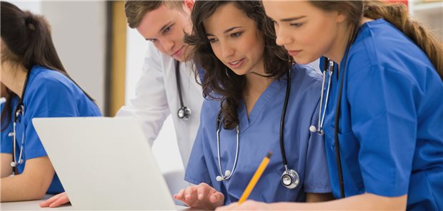 Medizinstudienplätze sind begehrt. Aber die immer größere Anzahl an Medical Schools sollte kritisch begleitet werden.