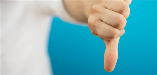 Mehrheit der Pflegekräfte senkt bei Personaluntergrenzen den Daumen Mehr Bürokratie, wenig hilfreich: Viele Pflegeprofis stufen die Vorgaben der Pflegepersonaluntergrenzen auf die eigene Arbeit als negativ ein.