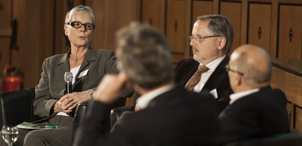 "Pflanze harmlos, Rest böse" Mehr Kassen sollen die Kosten für Naturheilmittel übernehmen: Christiane Regensburger, BAG Selbsthilfe.
