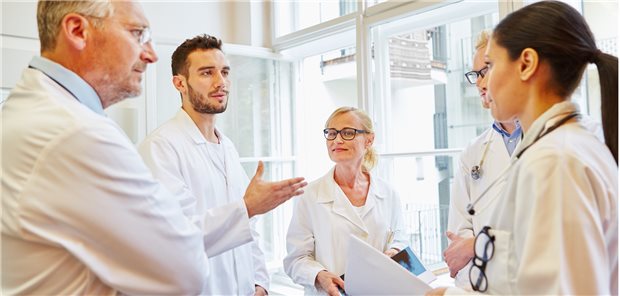 Mehr Sicherheit für Ärzte: Das Bundessozialgericht stärkt in einem aktuellen Urteil die Musterweiterbildungsordnung.