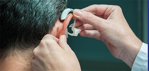 Hausärzte und Hörgeräte Mehr als jeder Dritte mit einer schlechteren Hörleistung hat 2018 ein Hörgerät.