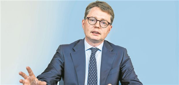 PKV-Chef Reuther fürchtet Kostenexplosion in der sozialen Pflegeversicherung Mehr kapitalgedeckte Vorsorge sei nötig, sagt PKV-Verbandsdirektor Dr. Florian Reuther.