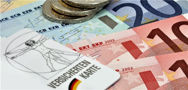 So hoch sind die Krankenkassen-Beitragssätze 2021 Mehrausgaben und Pandemie-Kosten machen bei vielen Krankenkassen steigende Zusatzbeiträge für 2021 erforderlich.