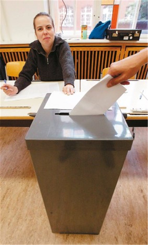 Superwahljahr 2009 - das erwarten Deutschlands Pflegekräfte von den Parteien Superwahljahr 2009 - das erwarten Deutschlands Pflegekräfte von den Parteien