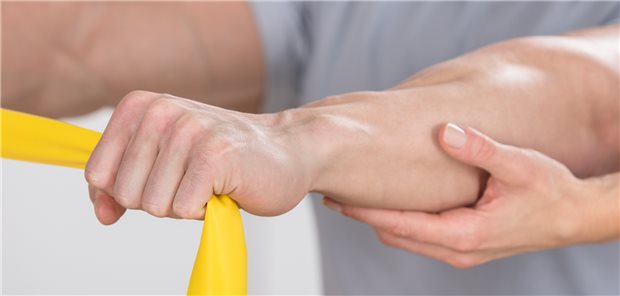 Mehrmals im Quartal für benötigte Physiotherapie bei Hausärztin oder Hausarzt vorstellig werden? Das ist bei einer ganzen Reihe von Diagnosen eben nicht nötig.
