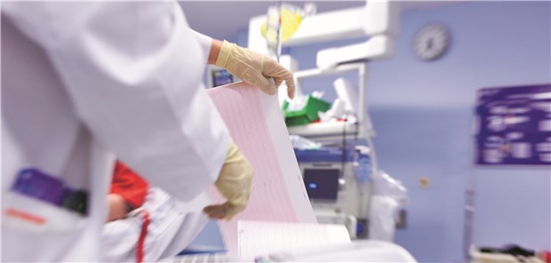 Mehrmals wurde die Patientin mit demselben Arrhythmie-Muster in die Klinik eingewiesen.