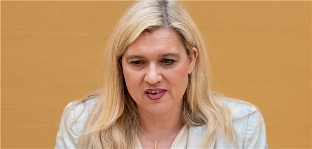 „Gesundheitsnotstand“ erlaubt weitreichende Maßnahmen Melanie Huml (CSU), Gesundheitsministerin von Bayern: Wir befinden uns in einem nie dagewesenen Gesundheitsnotstand.
