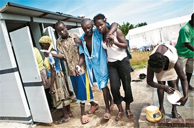Ist die Cholera in Haiti noch zu stoppen? Menschen in Not: Das Behandlungszentrum von "Ärzte ohne Grenzen" in Tabarre.