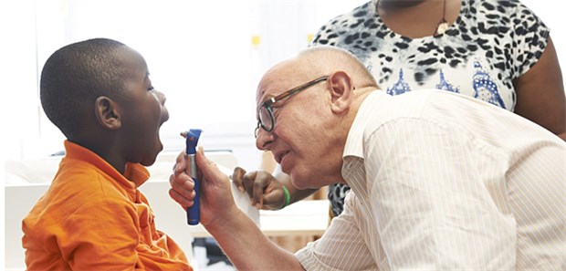 Zahl der importierten Malaria-Erkrankungen deutlich gestiegen Menschen mit afrikanischem Mitgrationshintergrund, die Afrika besuchen, sind eine Risikogruppe, den Malaria-Erreger einzuschleppen.