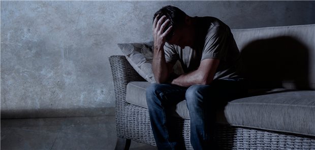 Menschen mit schwerer therapieresistenter Depression sind meist arbeitsunfähig und oft sehr suizidgefährdet. (Symbolbild mit Fotomodell)