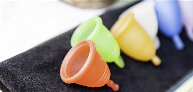 Menstruationstassen sollten im Bereich der Zervix eingesetzt werden.