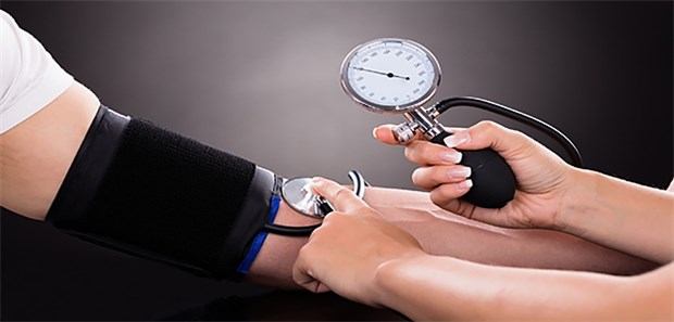 Diese 5 Tipps lassen den Blutdruck sinken Messung des Blutdrucks: Mit fünf Methoden können Sie eine Hypertonie bei Ihren Patienten verhindern.