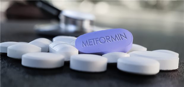Metformin ist ein orales Antidiabetikum. In einer US-amerikanischen Studie wurde nun untersucht, ob es einen Effekt auf schwere COVID-19 hat.