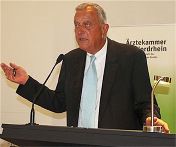 Spreng liest Ärzten die Leviten Michael Spreng bei seinem Vortrag in der nordrheinischen Kammerversammlung.