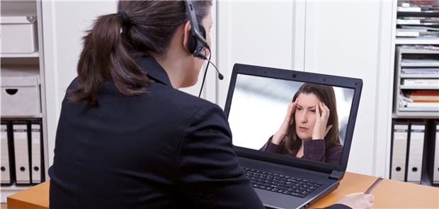 Wie die Corona-Pandemie die Migräne-Therapie verändert hat Migräne-Therapie per Videosprechstunde: So bleibt der Kontakt zum Patienten erhalten (Symbolbild).