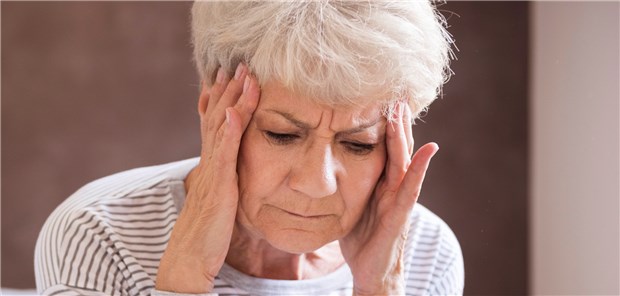 Migräneattacke: Nicht nur die Kopfschmerzen, sondern auch die Photophobie (57 Prozent) und die Phonophobie belasten die Patienten sehr.