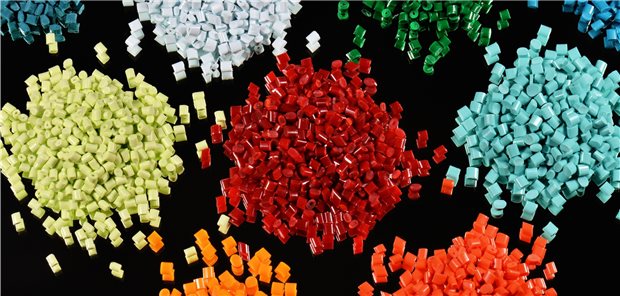 Mikroplastik wurde schon in Ozeanen, Meerestieren und selbst in menschlichen Ausscheidungen entdeckt. Eines der vier häufigsten Plastikmaterialien ist dabei Polystyrol, das in Plastikbechern, CD-Hüllen und anderen Verpackungen vorkommt.