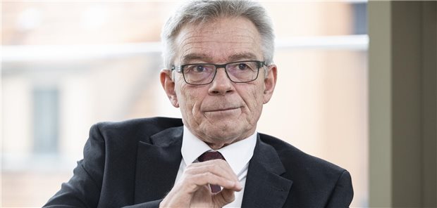 G-BA-Chef Hecken verteidigt höhere Mindestmenge bei Frühchen-Versorgung „Mindestmengen sind ein unverzichtbares Element der Qualitätssicherung“: Professor Josef Hecken, unparteiischer Vorsitzender des Gemeinsamen Bundesausschusses (G-BA).