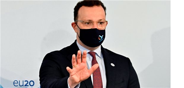 Ein halbes Jahr im Krisenmodus Minister mit Maske: Jens Spahn plädiert für Abstandhalten und Hygiene.