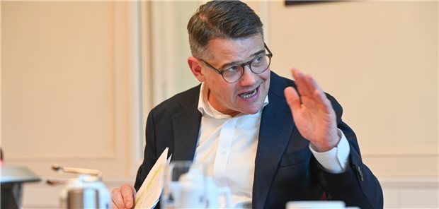 Ministerpräsident Boris Rhein nennt das GKV-Finanzstabilisierungsgesetz einen schweren Schlag für Ärzte, Krankenhäuser, Apotheken, die Beitragszahler in der GKV und für den Pharmastandort Hessen.