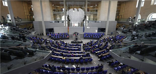 „Ernsthaft und würdevoll!“ Bundestag diskutiert Sterbehilfe Mit Abstand: Debatte im „Hohen Haus“ am Mittwoch.