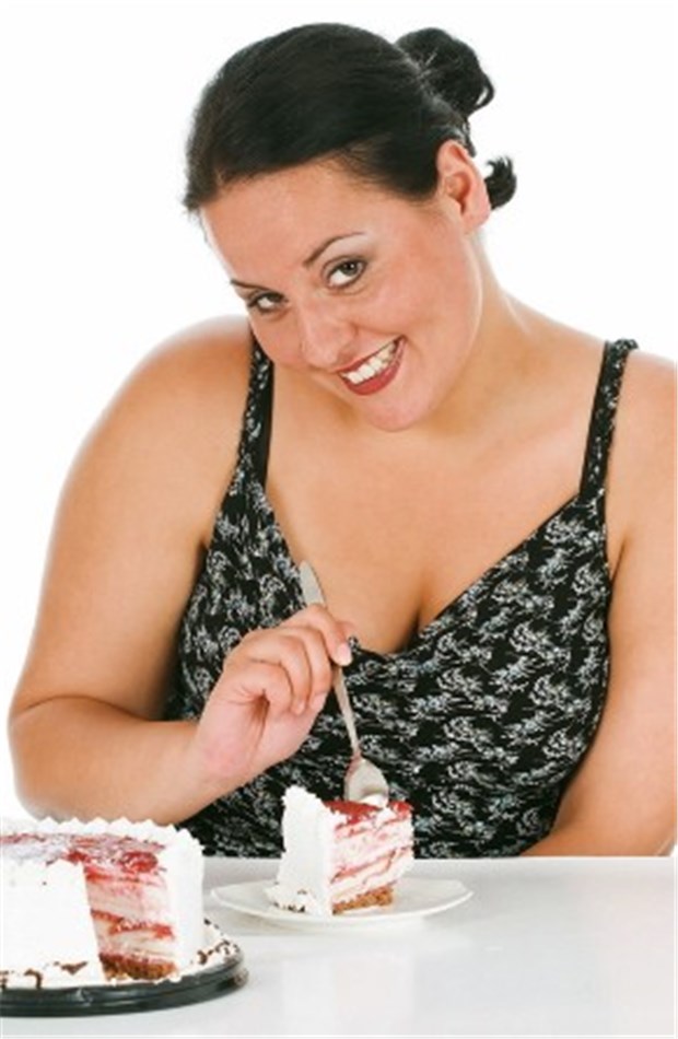 Männer haben Hungergefühl besser im Griff als Frauen Mit Blick auf die Torte fällt es Frauen schwer, den Hunger zu unterdrücken.
