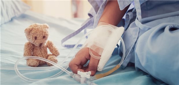 Mit COVID-19 in der Klinik: Ärzte haben bei Kindern Verläufe mit linksventrikulärer Dysfunktion dokumentiert.