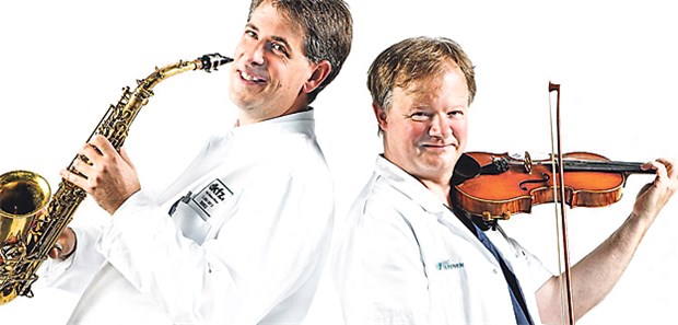Pädiater musizieren für Kinder mit Krebs Mit Klängen von Vivaldi, Pachelbel, Mozart, Schostakowitsch und Gershwin wollen die beiden Krebsforscher Professor Stefan Pfister (l.) und Professor Stefaan van Gool überzeugen.
