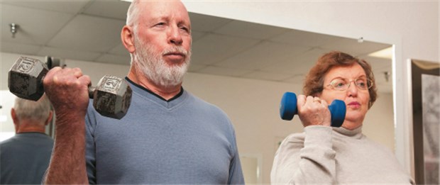 Mit Krafttraining können alte Menschen dem Muskelschwund vorbeugen. © Andy Dean © www.fotolia.de