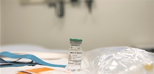 Antikörper gegen HIV – eine neue Strategie zur Heilung? Mit dem Anti-HIV-Antikörper 3BNC117 konnte die Viruslast in HIV-Infizierten reduziert werden.