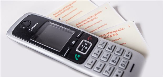 Mit dem Telefon zu Muster 1: Ab Montag bei leichten respiratorischen Erkrankungen wieder möglich.